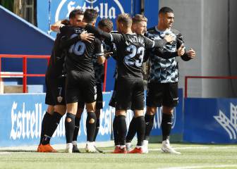 El Almería borra al Lugo del mapa en 45 minutos