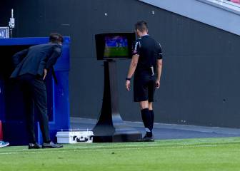 Un VAR más entrometido