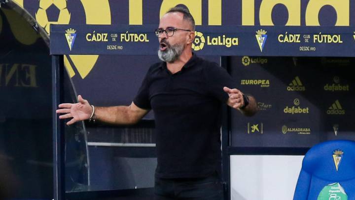 Álvaro Cervera: "El Athletic tiene un juego reconocido: ritmo, cohesión y contundencia atrás"