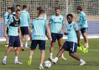 Sergio León y Hernani, fuera de la lista frente al Sevilla