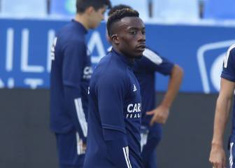 “Puedo cumplir tanto en las bandas como en el centro del campo”