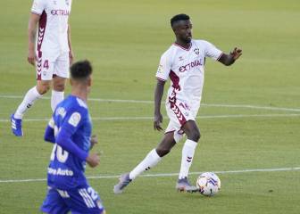 El Oviedo resiste con nueve futbolistas en el Belmonte