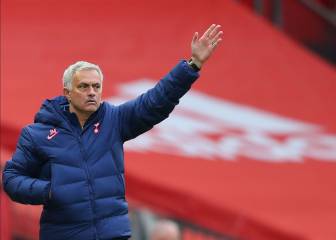 Mou carga contra el United