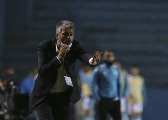 Ser extranjero y entrenar en Segunda B, una extraña combinación