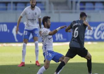 Bermejo y el VAR hacen que el Tenerife pueda tomar aire