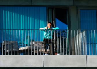 Cristiano watches Portugal train from his balcony