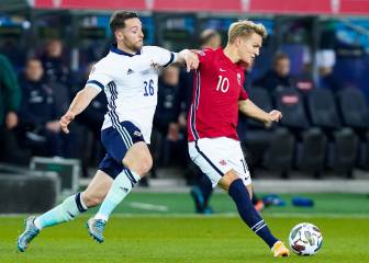 Odegaard baila en su jardín