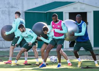 Mandi o Sidnei, un dilema para Pellegrini ante la Real Sociedad