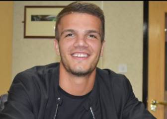 Un exjuvenil del Liverpool lesionó a un compañero para jugar