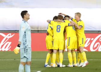 Los jugadores del Cádiz, felices al hacer historia en Madrid