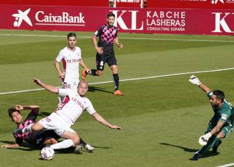 El vestuario del Sabadell cierra filas: “Los puntos llegarán”