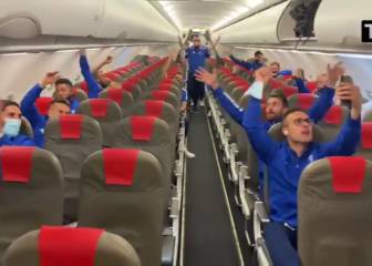 A arte no les gana nadie: la fiesta en el avión del Cádiz tras su histórica victoria ante el Madrid