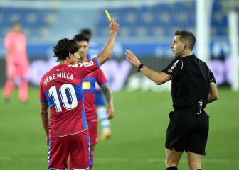 La secuencia en la que Pere Milla le saca amarilla al árbitro