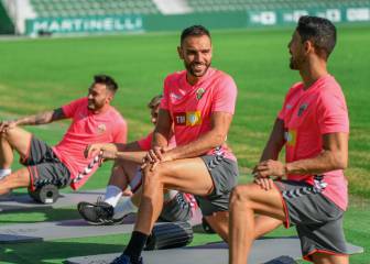 El Elche se viste de rosa en el Día contra el Cáncer de Mama