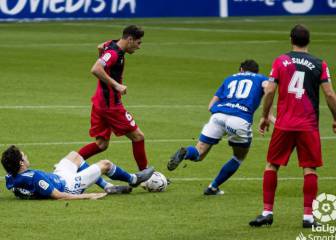 El Rayo se topa con Femenías y el palo en un partido intenso
