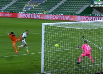 Es el portero de lo que llevamos Liga: los dos paradones de Edgar Badía que frenaron al Valencia