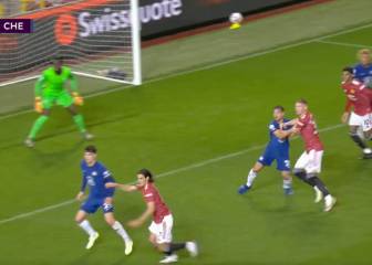 Debut y casi golazo: Cavani bordeó una obra de arte total