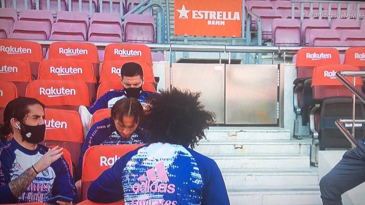 Real Madrid: Isco's Zidane complaints caught on camera