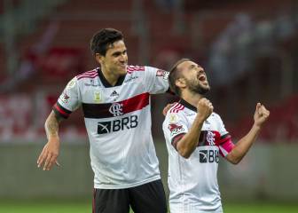 Fla salva un punto en el 95' y sigue la igualdad en lo más alto