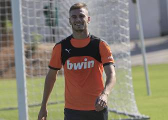 El doble lateral no cuajó pero Lato pide hueco en la rotación