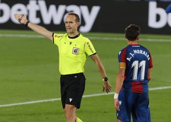 El VAR interviene más en Liga, pero corrige menos