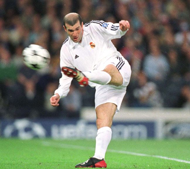 La volea de Zidane en Glasgow.