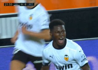 El carrerón de 70 metros de la joya de 17 años del Valencia que terminó en golazo