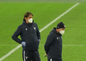 Reina alcanza a Xavi ante el Zenit