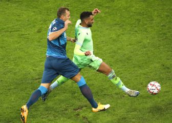 Caicedo salva los muebles y el liderato de grupo