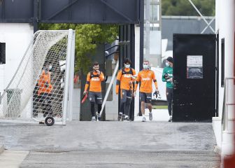 Los embajadores del Valencia y Murthy transmiten a los capitanes su apoyo