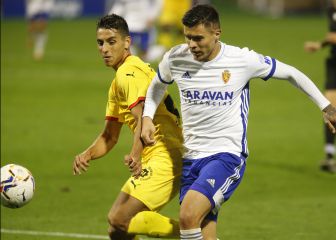 Los jugadores del filial derriban la puerta del primer equipo