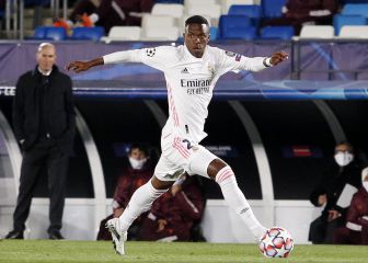 Vinicius aprieta a Hazard