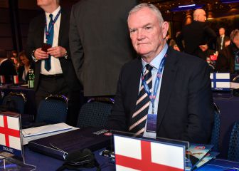 Clarke también renuncia como vicepresidente de la FIFA