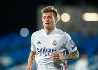 Özil se entromete en el Kroos-Aubameyang... y toma partido