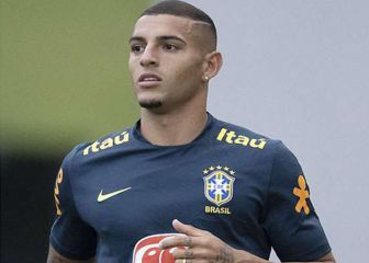 Y al decimosexto partido, Diego Carlos descansó