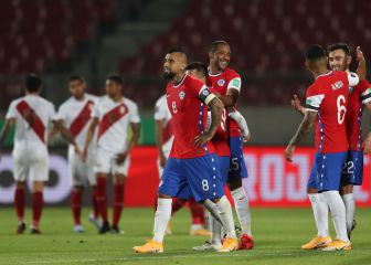 Vidal aniquila a una Perú irreconocible con un doblete