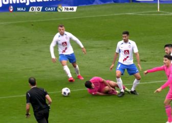 Ni Raúl ni nadie en el Madrid se lo explica: el clarísimo penalti no pitado al Castilla con 0-0