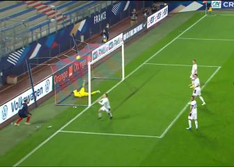 Las risas de la TV explican bien lo ocurrido: la más extravagante de las paradas... digna de Higuita o Chilavert