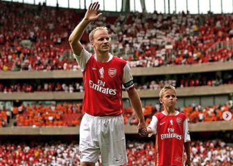 Calabazas del Arsenal al hijo de Bergkamp