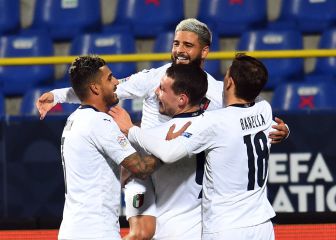 Italia se sienta a la mesa