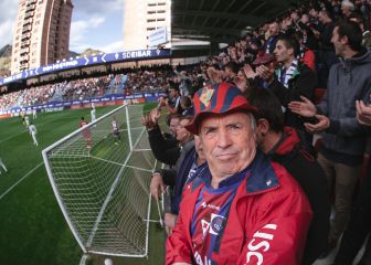 Un paraguas legendario como homenaje a los muertos