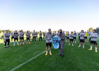 Mouriño homenajea a Mallo después de la tormenta