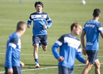 Gaku y Santos se entrenan y apuntan contra el Espanyol