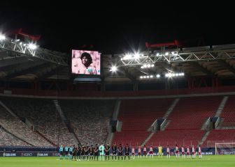 Se guardó un minuto de silencio en Champions por Maradona