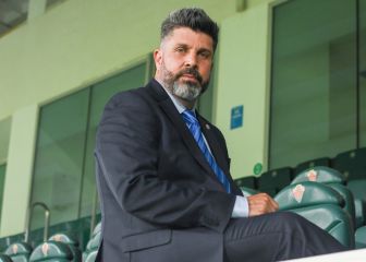 La muerte de Maradona golpea en el vestuario y propiedad del Elche