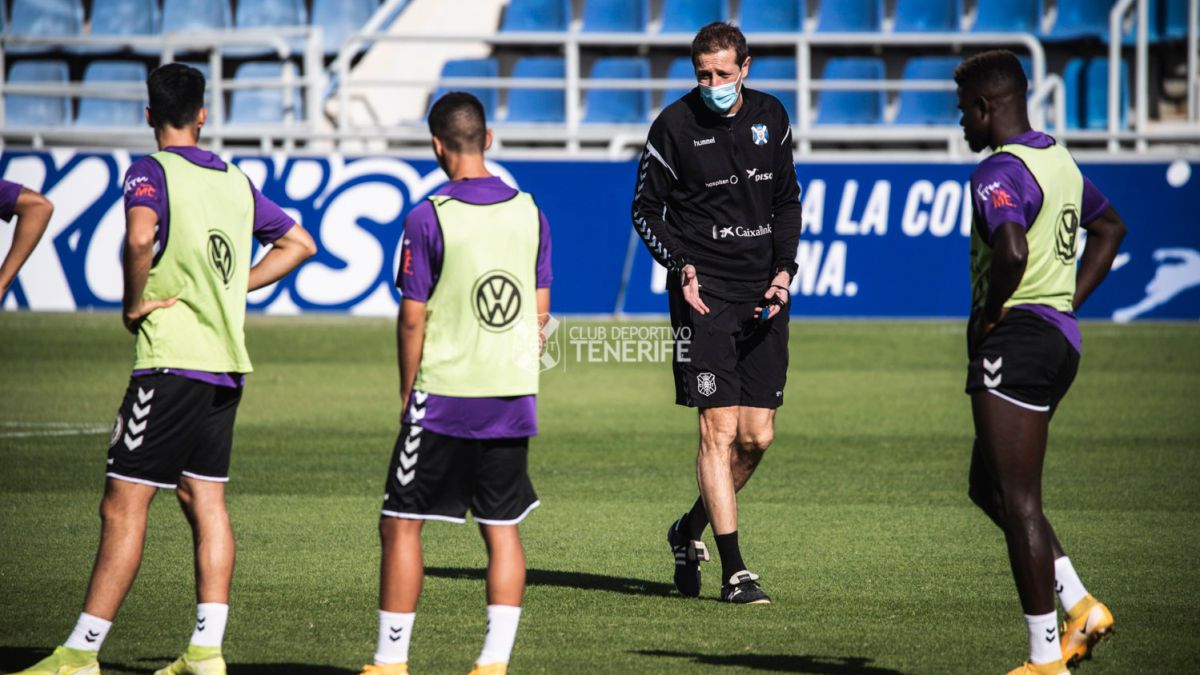 TENERIFE - Ramis desplaza a 25 jugadores a la península - AS.com