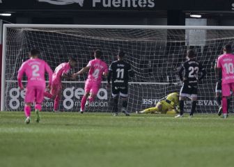 Los penaltis y el VAR colocan al Mallorca líder provisional