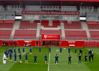 Emotivo minuto de silencio
en el Sevilla por Maradona