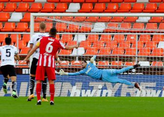 Aprobados y suspensos en el Valencia: Jaume pudo con todos menos con Lato