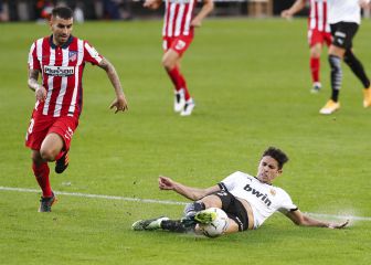 Un dominador Atleti doblega al Valencia de rebote